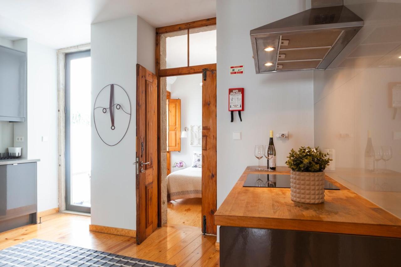 Alfama Terrace Apartment With Authentic XVIII Tiles And Historic Notes 3 Bedrooms & 2 Bathrooms Ac Lisbon Exterior photo
