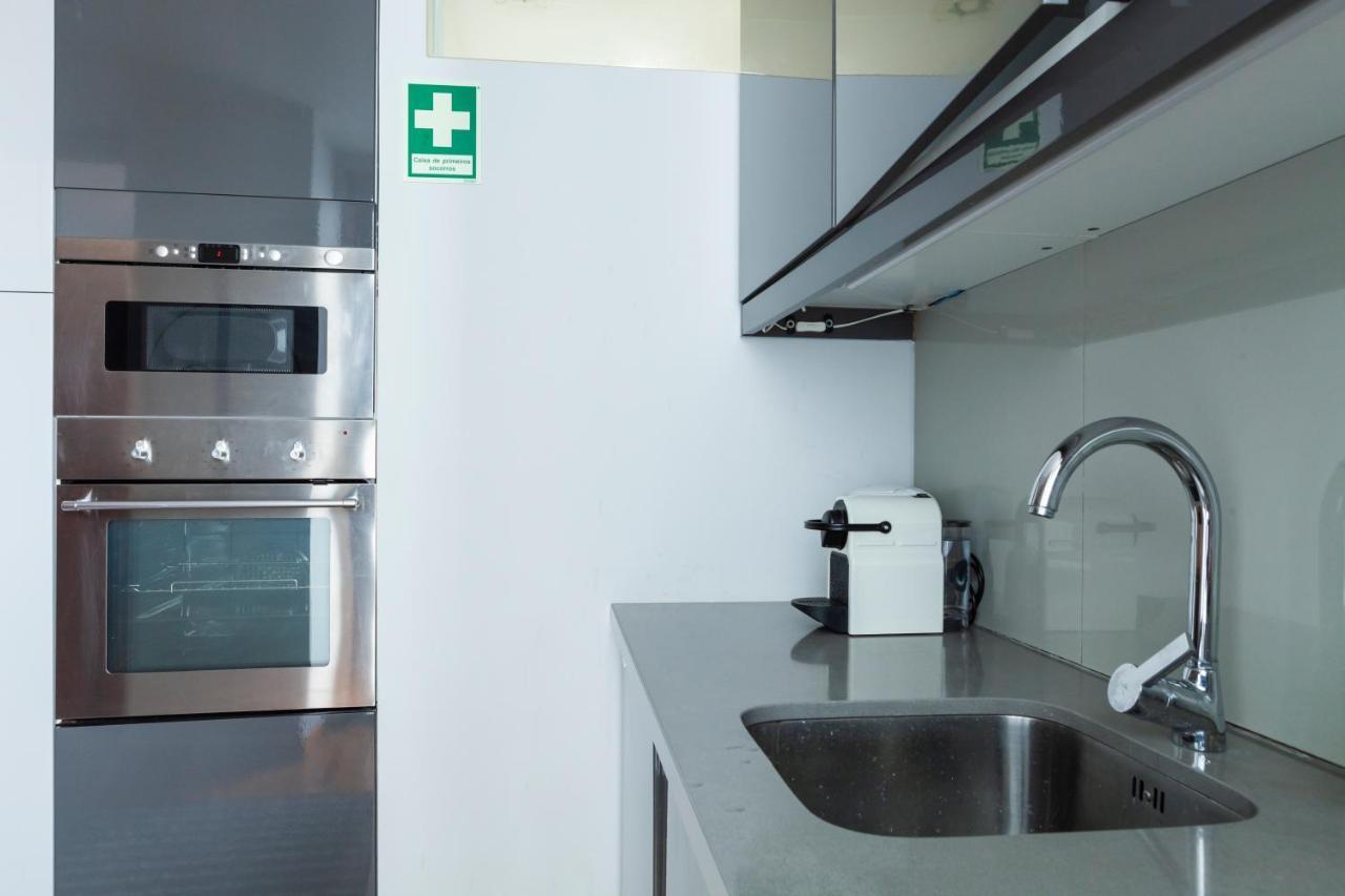 Alfama Terrace Apartment With Authentic XVIII Tiles And Historic Notes 3 Bedrooms & 2 Bathrooms Ac Lisbon Exterior photo